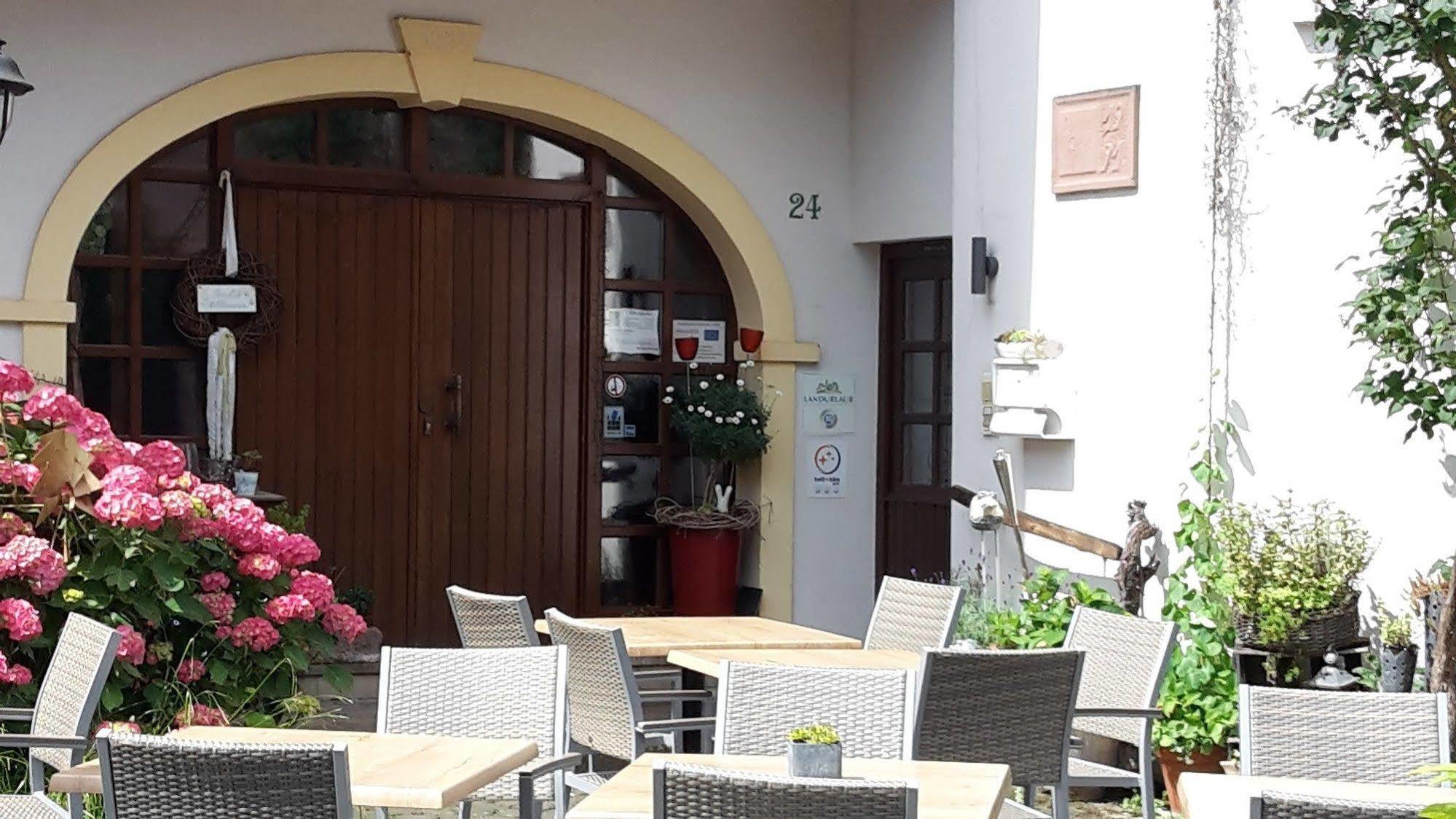 Johannishof Wein-Cafe & Gaestehaus Langsur Ngoại thất bức ảnh