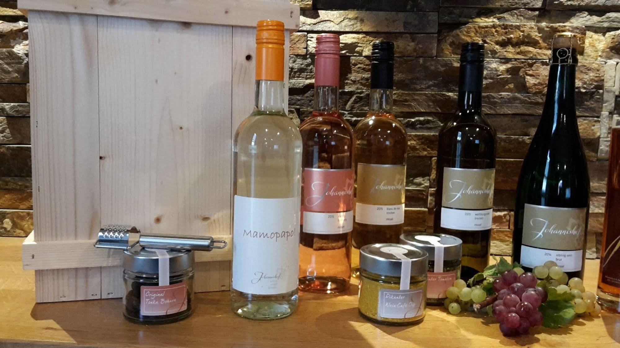 Johannishof Wein-Cafe & Gaestehaus Langsur Ngoại thất bức ảnh